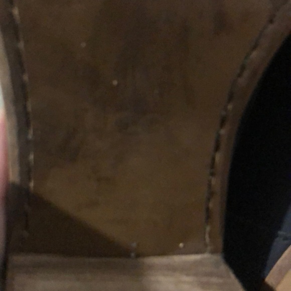 Ugg - Picture 4 of 4